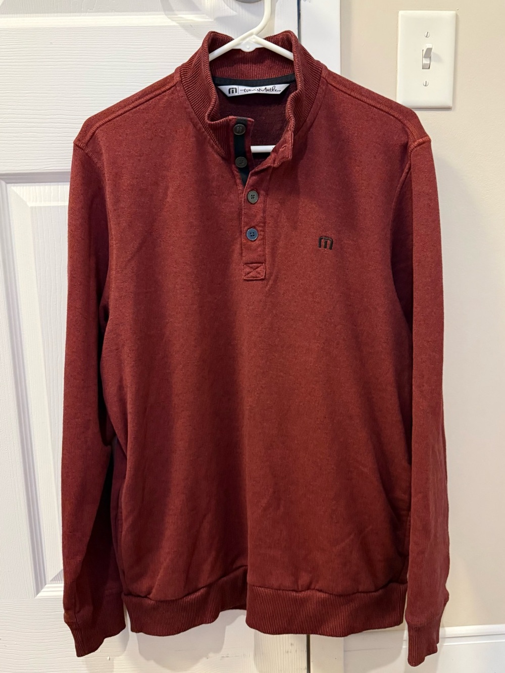 Travis Mathew Men’s L Long Sleeve Maroon Ox Blood Red Henley Pullover EUC Logo